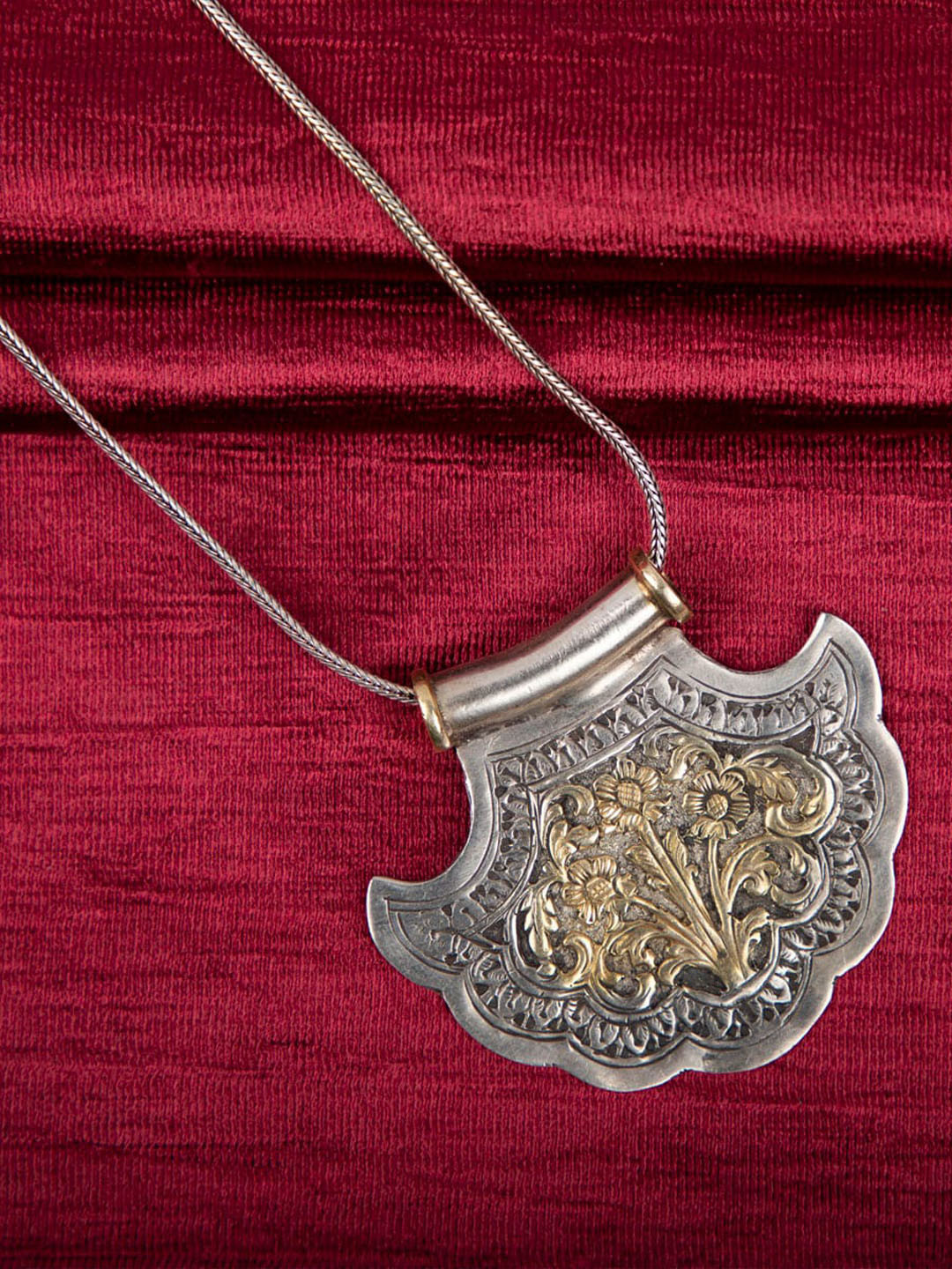 Arte Jewels Silver Ethnic Necklace