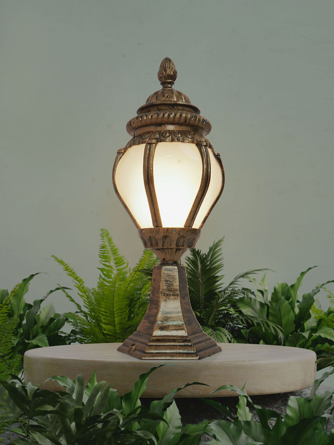Fos Lighting Ornate Victorian Gold-Toned Outdoor Gate Light Lamp