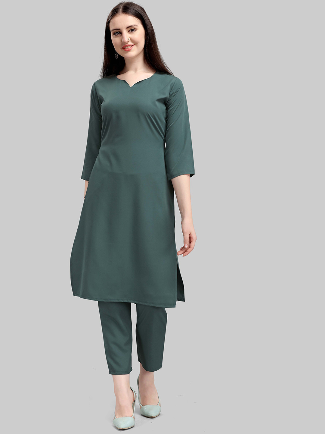 Kinjo Women Notch Neck Kurta with Trousers