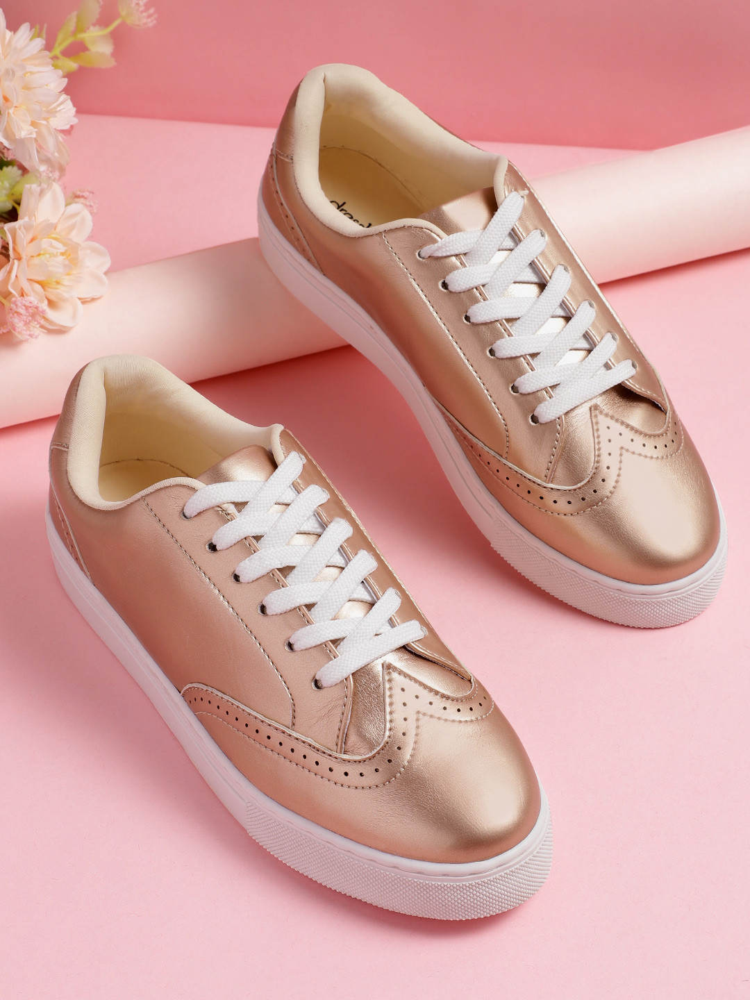DressBerry Women Perforated Brogues