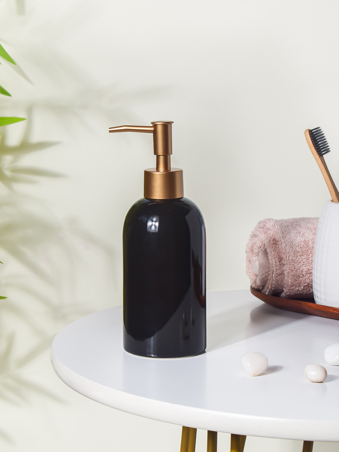 Nestasia Black & Gold-Metallic Toned Ceramic Rust Poof Round Liquid Soap Dispenser
