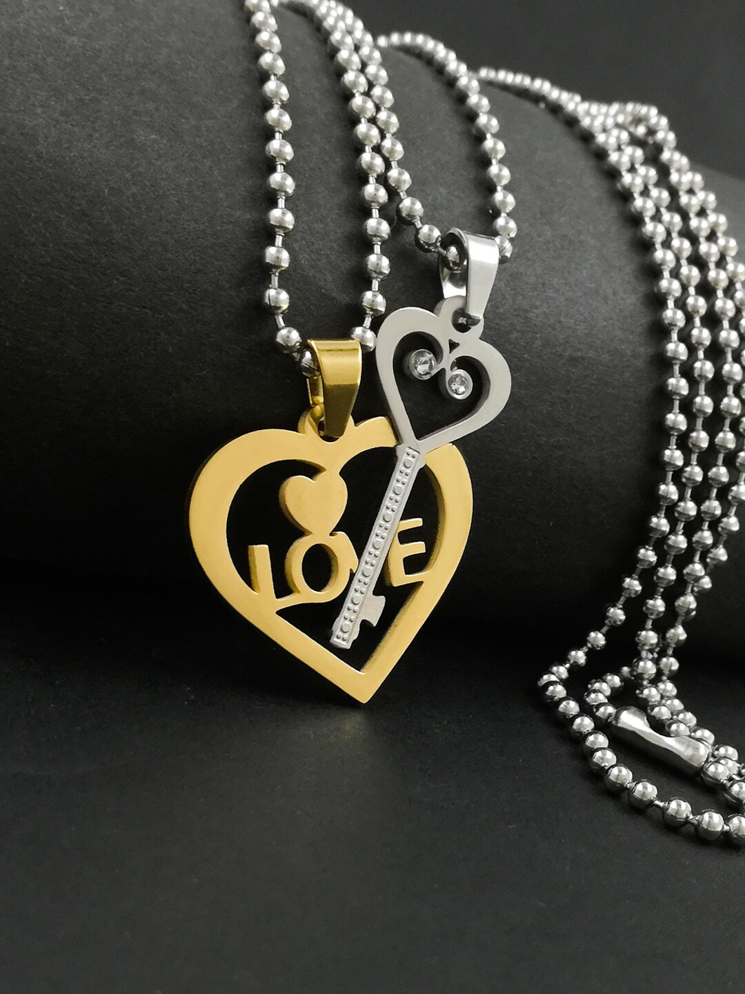 Saizen Set Of 2 Gold-Plated His and Her Lover Heart & Key Joining Couple  With Link Chains