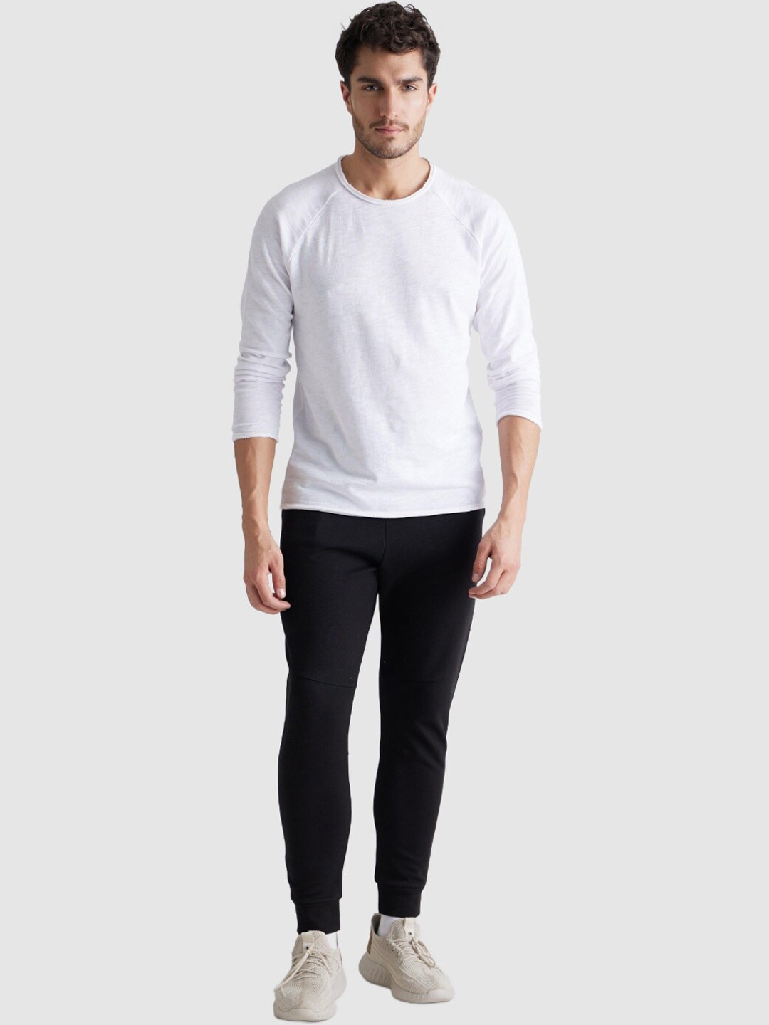 Celio Men Mid-Rise Regular Fit Joggers