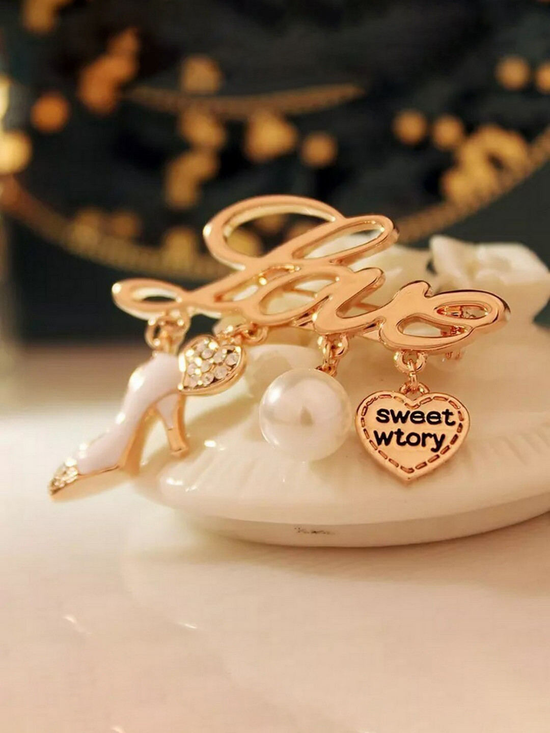 UNIVERSITY TRENDZ Women Rose Gold-Plated Stone Studded Love Heart Hanger-Shaped Brooch