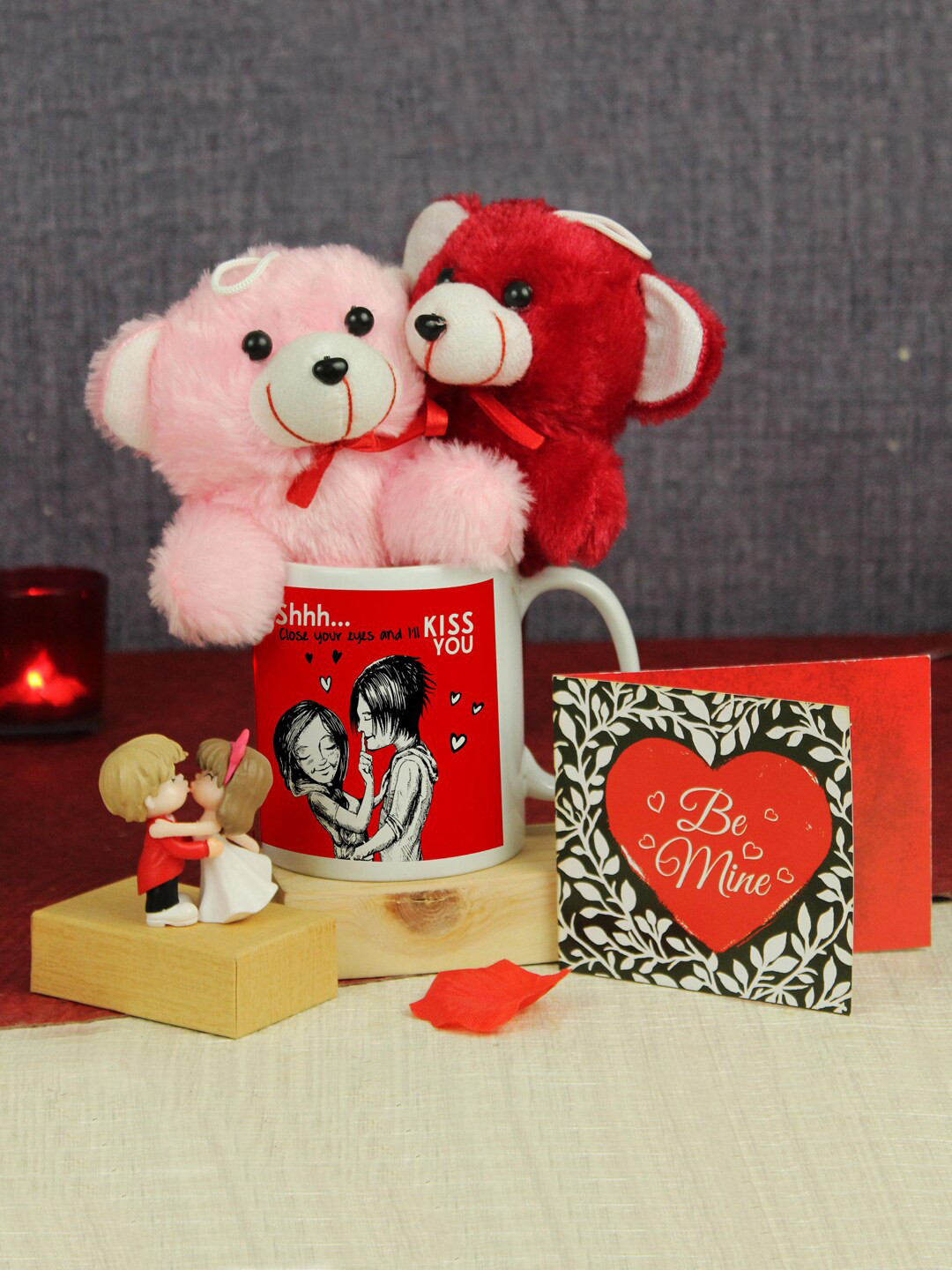 TIED RIBBONS Red 5-Pieces Kissing Love Couple Statue Mug Card & Teddy Bear Gift Sets