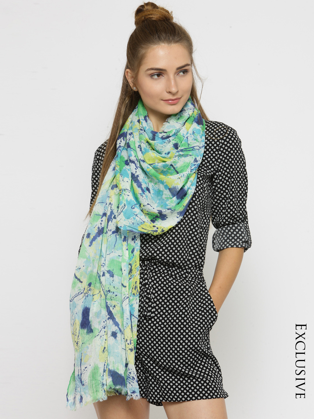 J Style Green, Blue & Yellow Printed Stole
