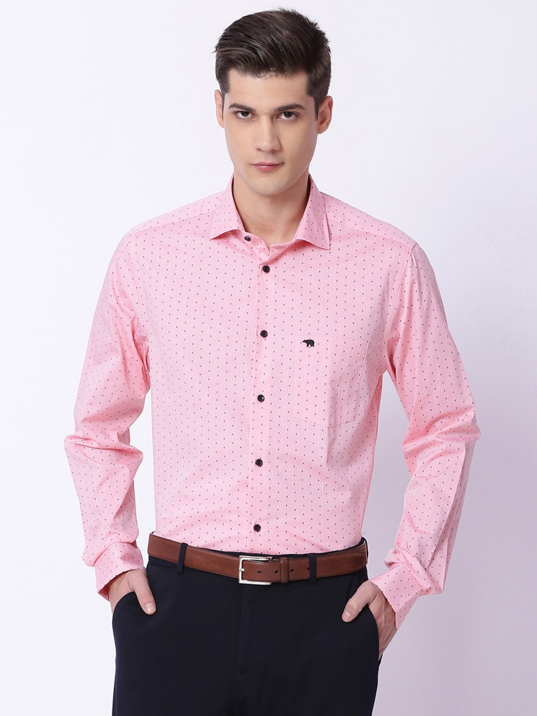 black jeans pink shirt