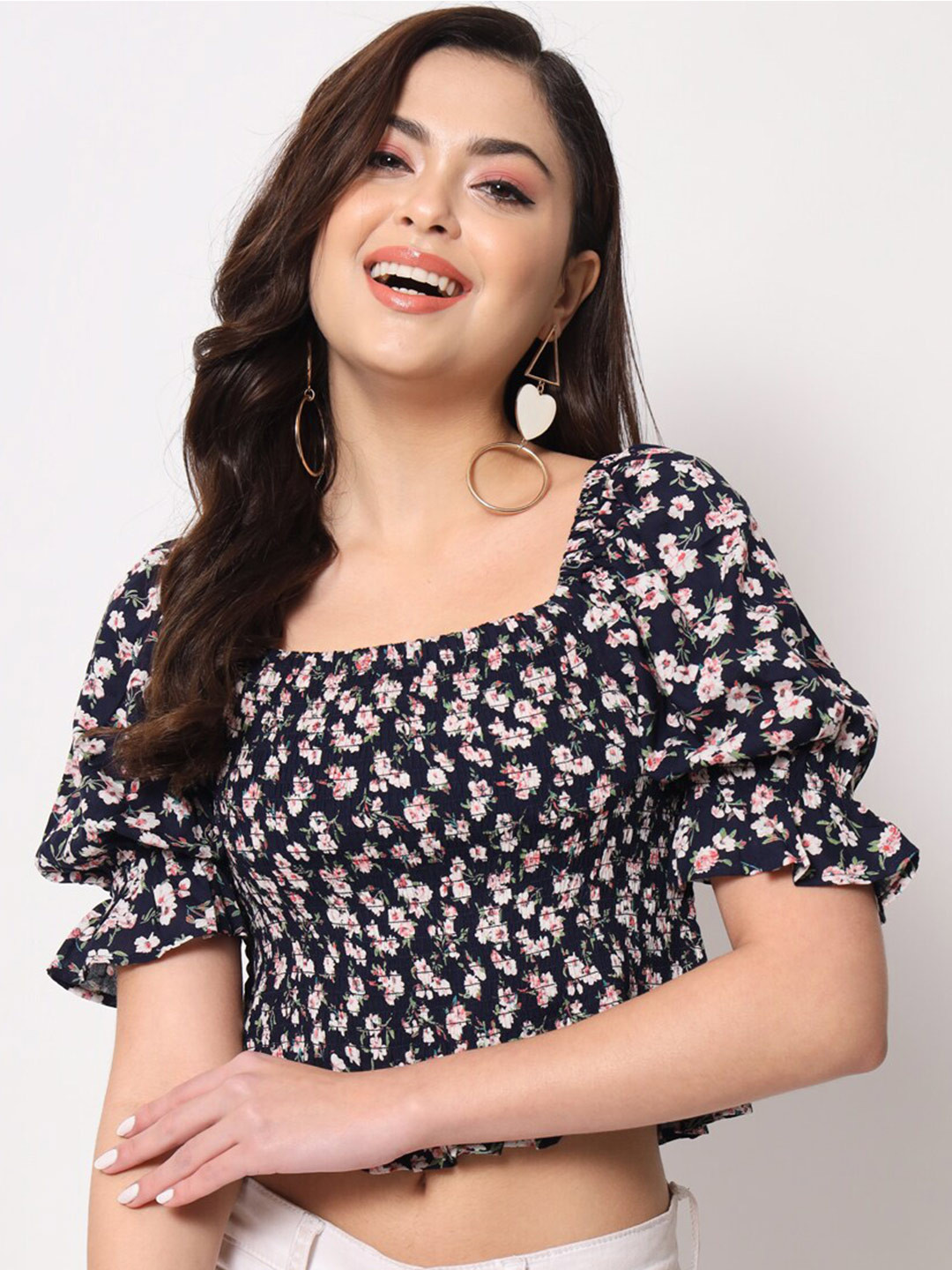 Trend Arrest Floral Printed Smocked Detailed Crop Fitted Top