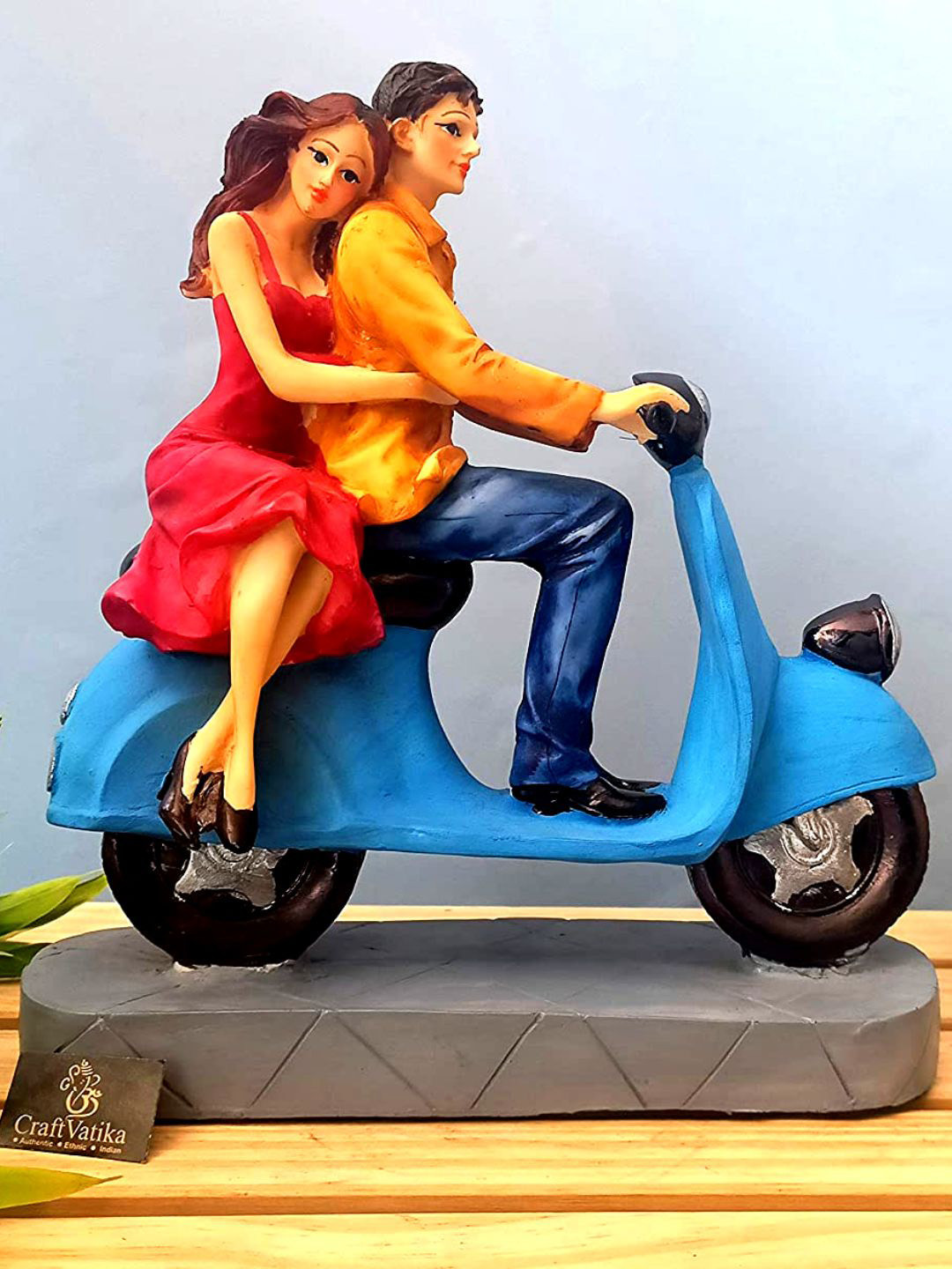 CraftVatika Couple Blue Resin Natural Living Room Medium Showpiece - 9 Inches