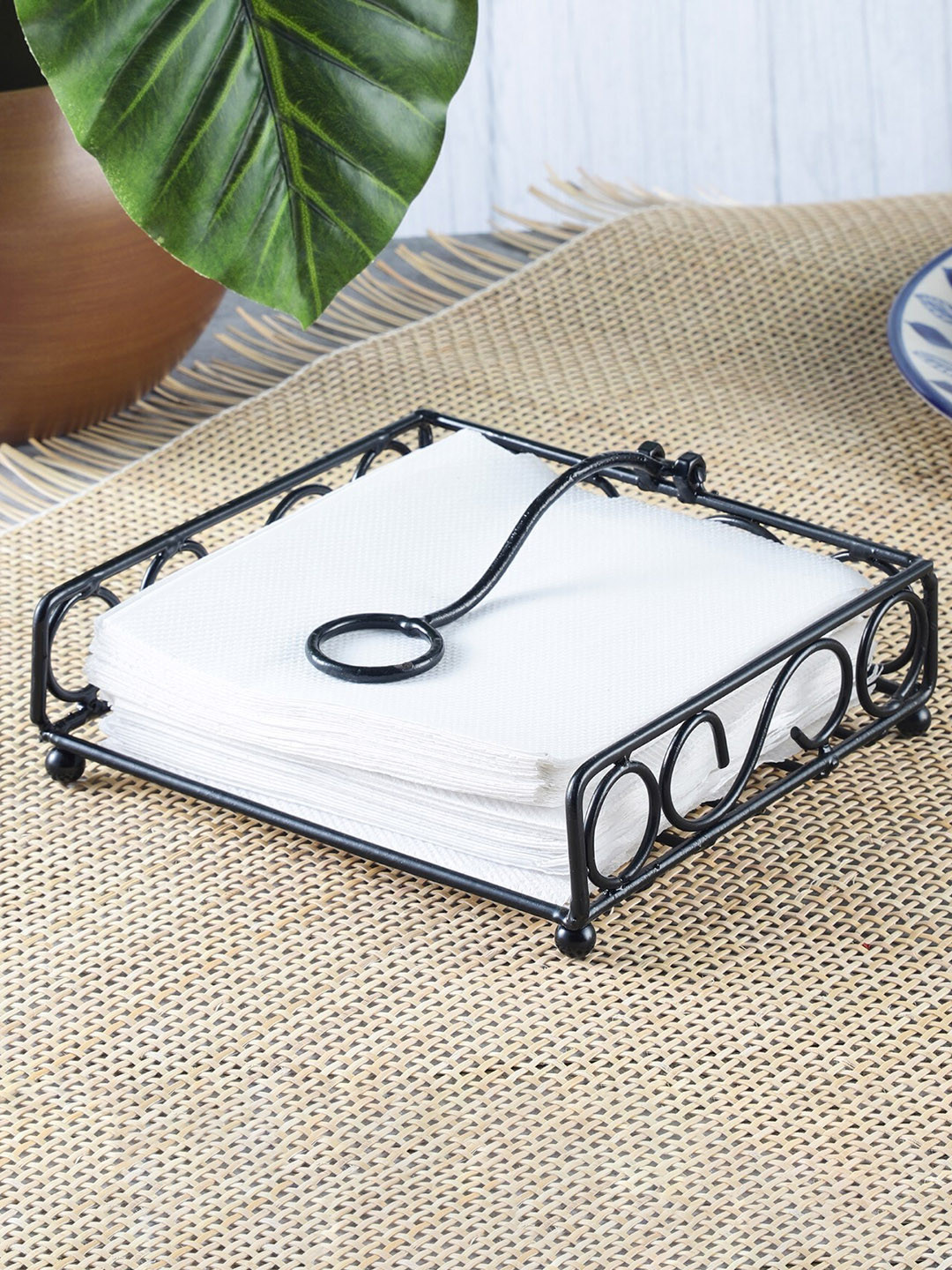 The Decor Mart Black Designed Metal Tissue Holder