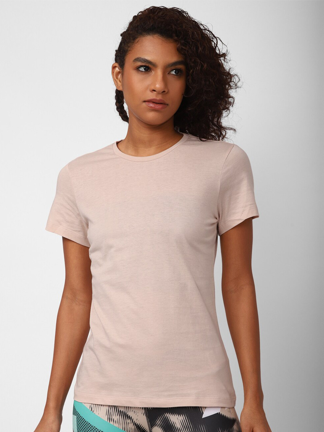 Reebok Women Solid T-shirt