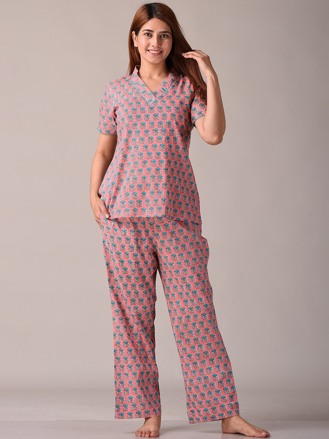 KANNAHI Women Printed Pure Cotton Night Suit