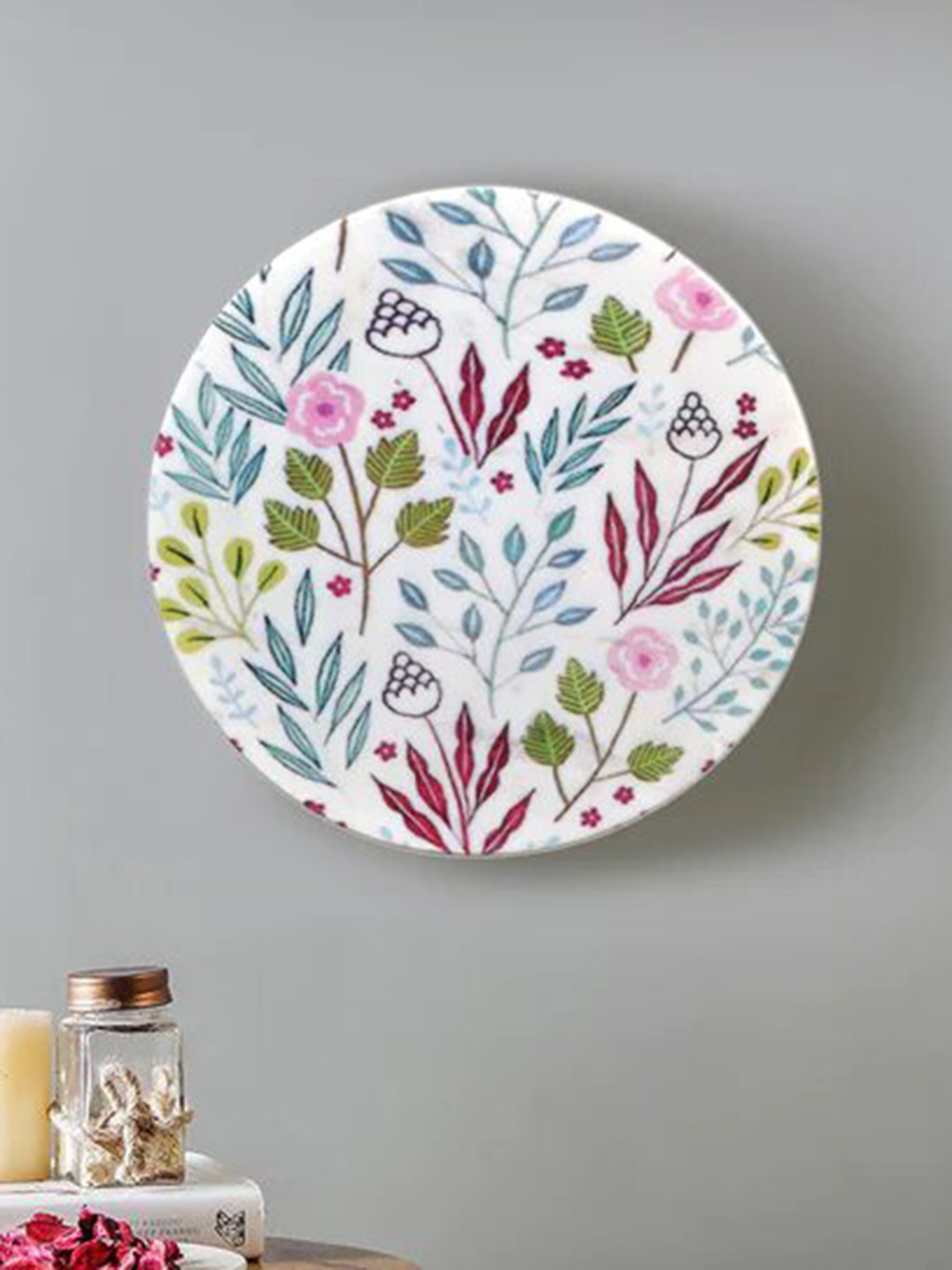 POSH-N-PLUSH White Wall Living Room Round Potrait Paintings Wall Art -10 x 10In