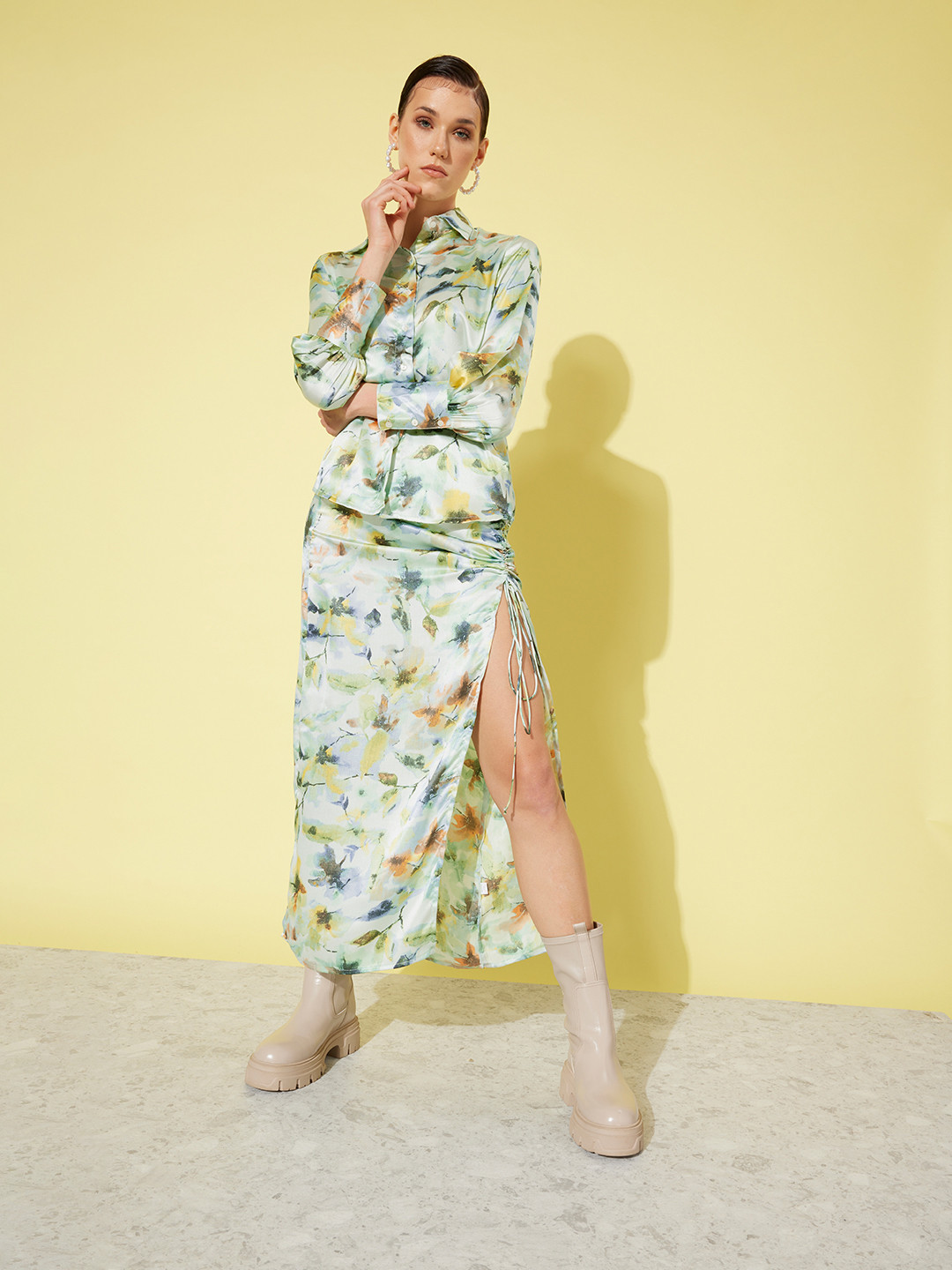 ANVI Be Yourself Women Tailored Fit Floral Printed Casual Shirt