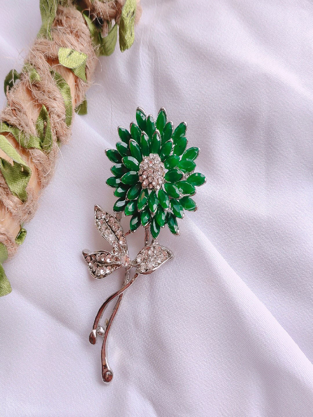 Mahi Alloy Sunflower-Charm Brooch