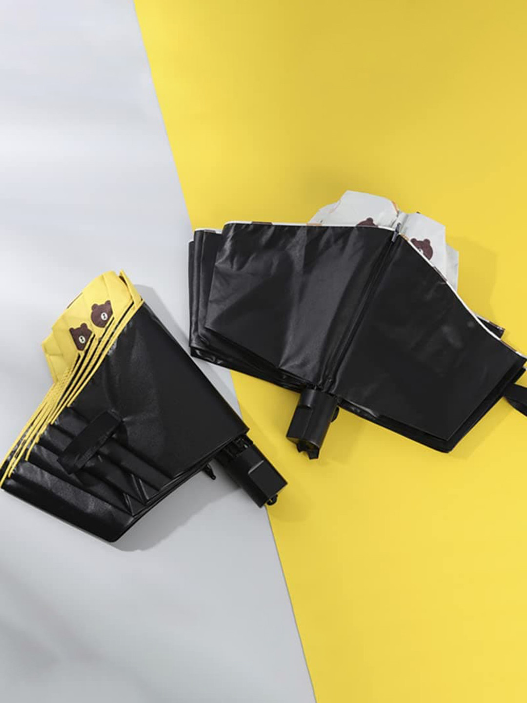 HOUSE OF QUIRK Printed Fold Umbrella With Carrying Pouch