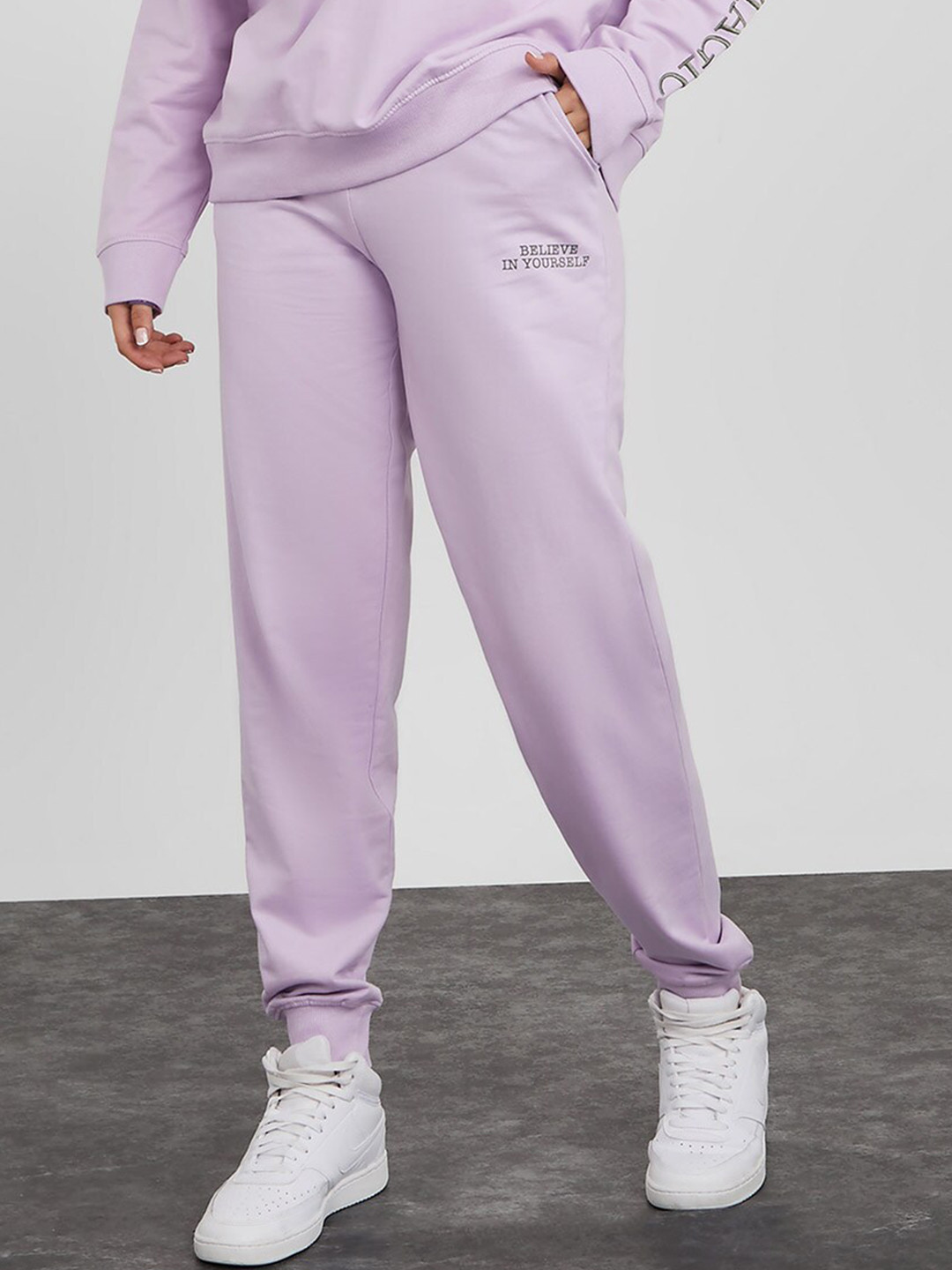 Styli Women Mid-Rise Cotton Straight-Fit Joggers
