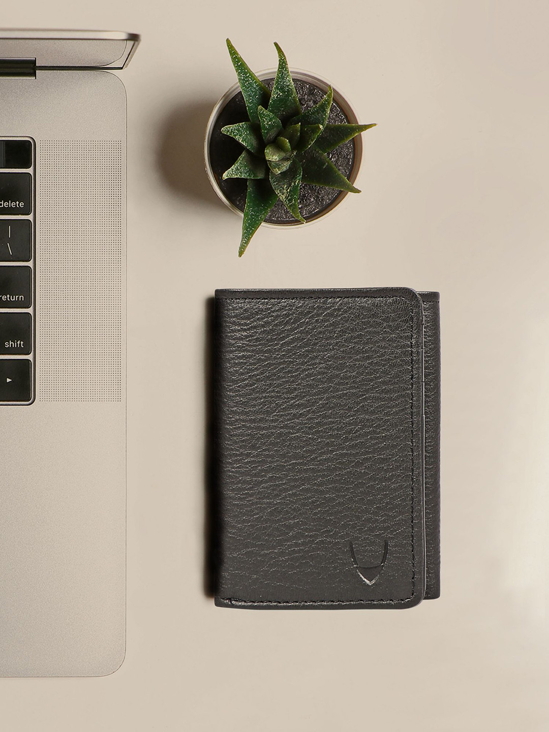 Hidesign Men Leather Three Fold Wallet