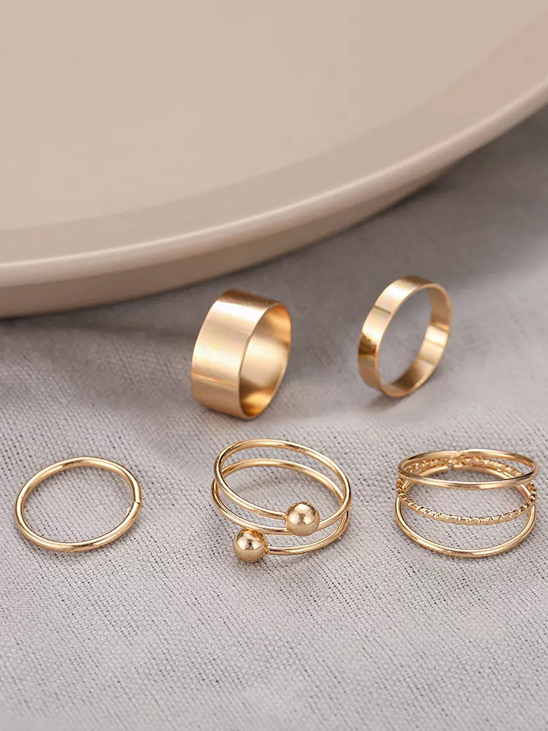 Pinapes Set of 5 Gold-Plated Finger Rings