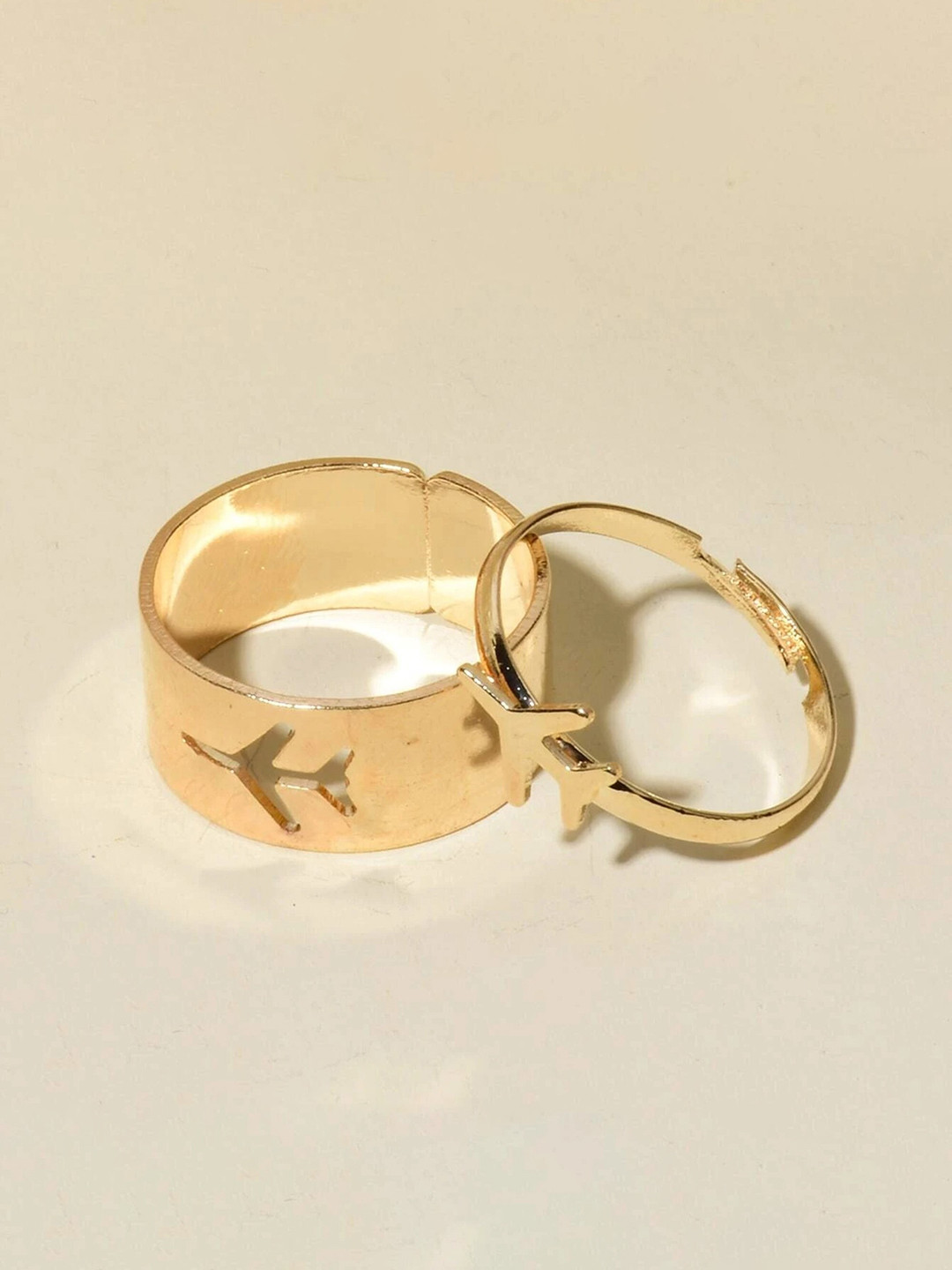 Pinapes Set Of 2 Gold-Plated Airplane Design Couple Finger Rings