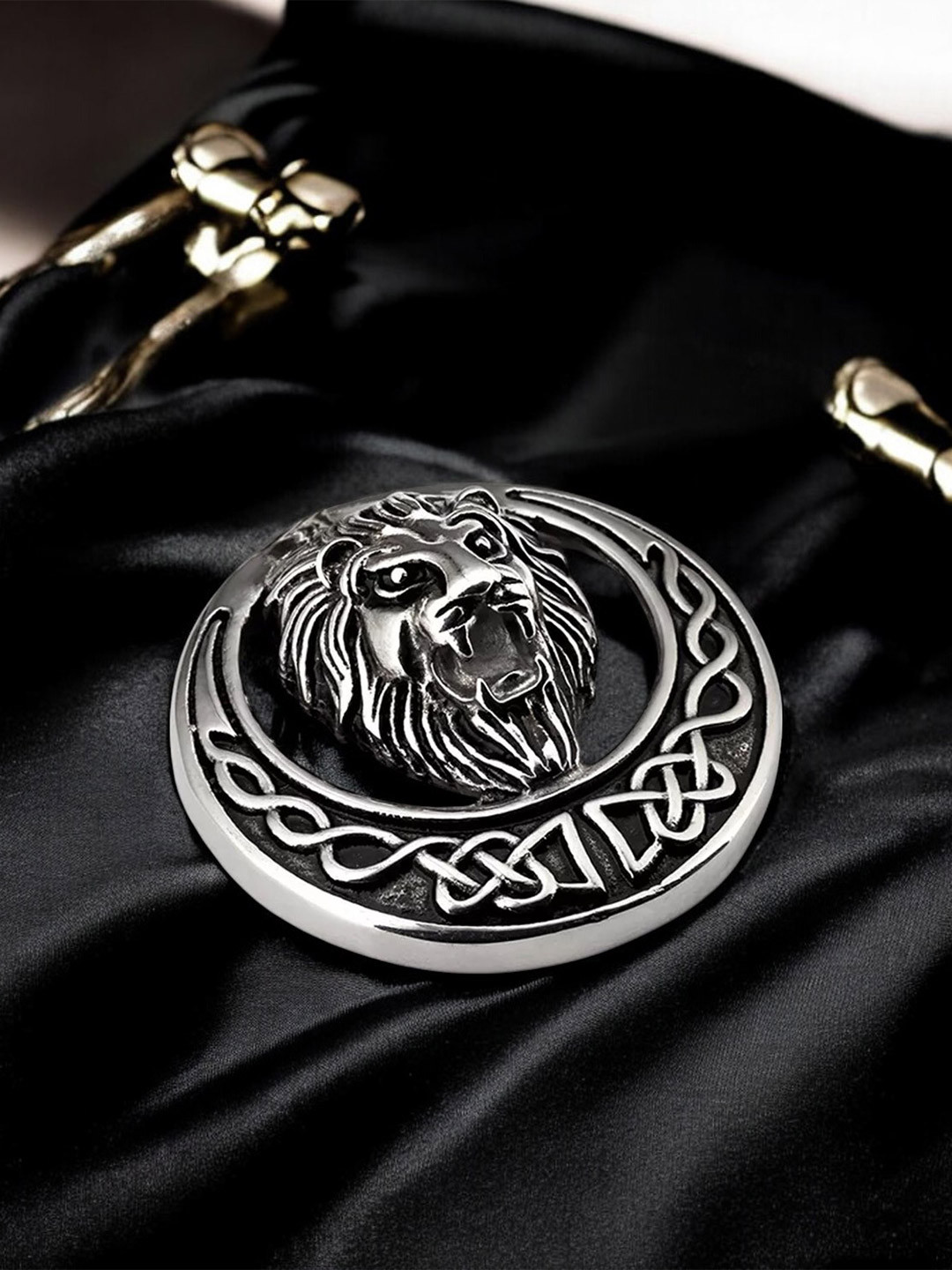 Mahi Men Roaring Lion Minimal Brooch