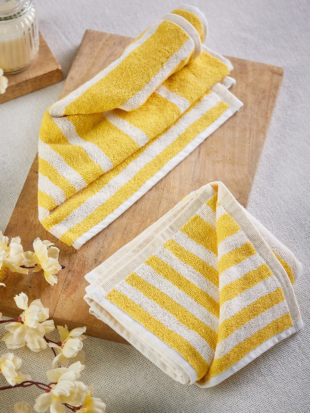Fabindia Aniya 2 Pcs Yellow & Cream Printed 500 GSM Cotton Bath Towels