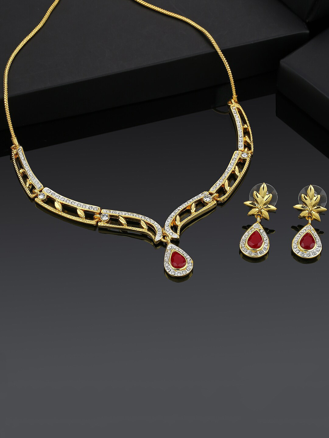 Estele Gold Plated Exquisite Necklace Set with Crystals