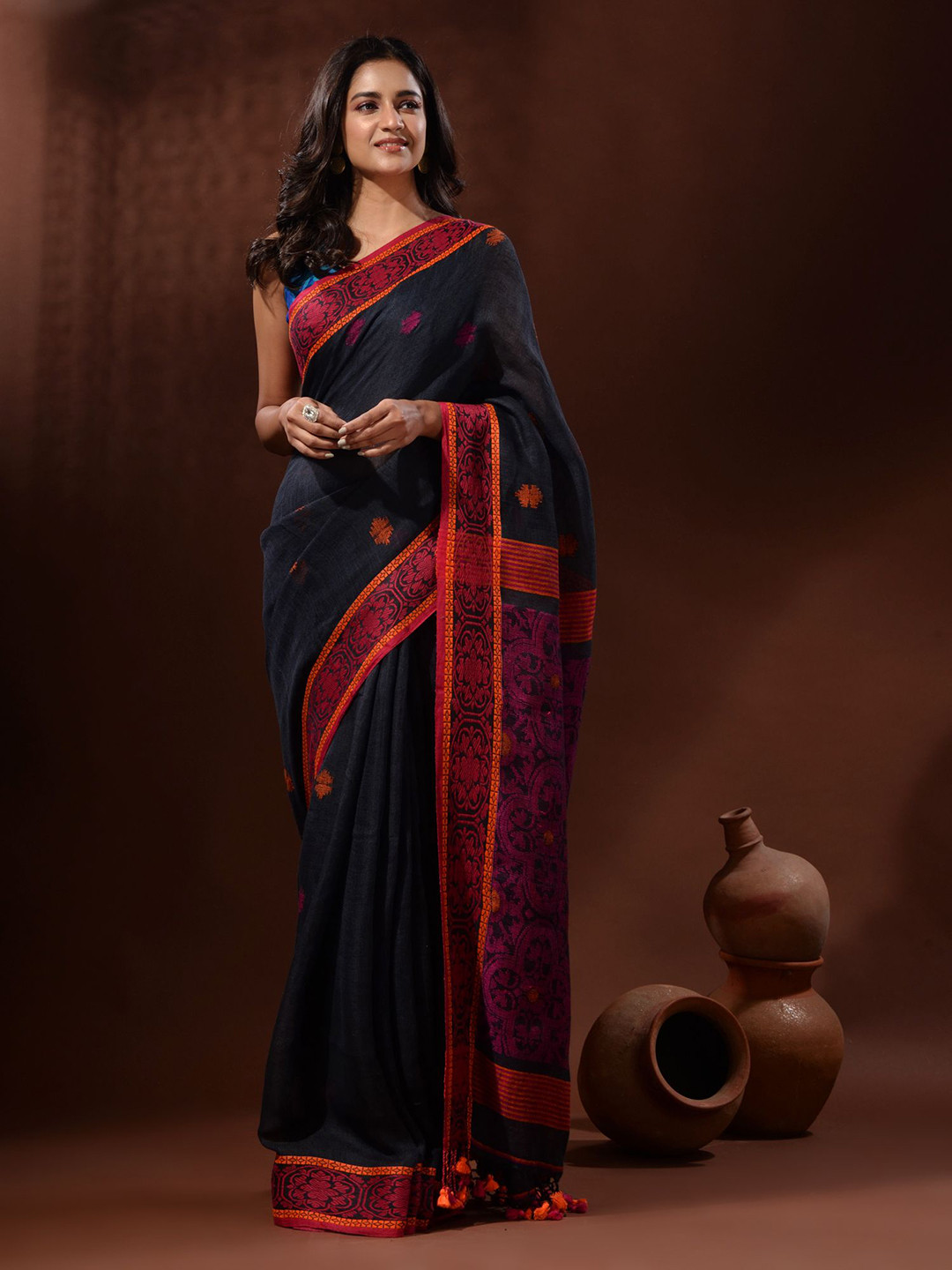 Charukriti Woven Design Pure Linen Saree