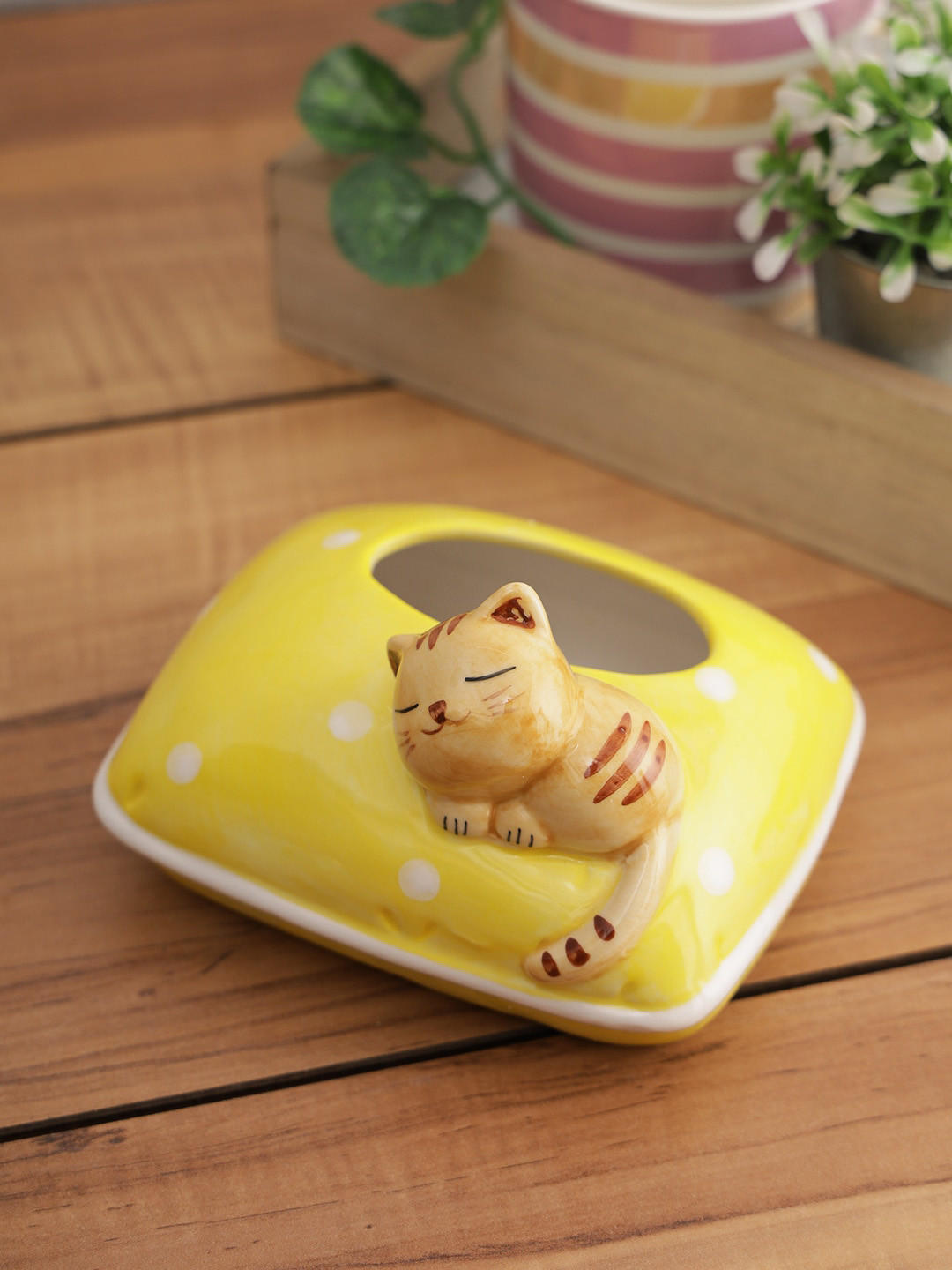 TAYHAA Yellow & White Kitten Pillow Design Ceramic Planter