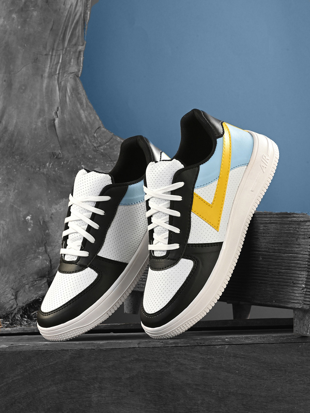 Mactree Men Colourblocked Lightweight Sneakers