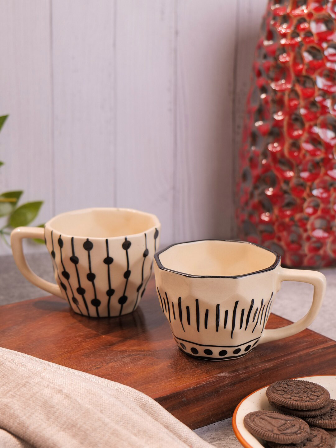 VarEesha Off White & Black 2 Pcs Geometric Printed Ceramic Mugs 250 ml Each