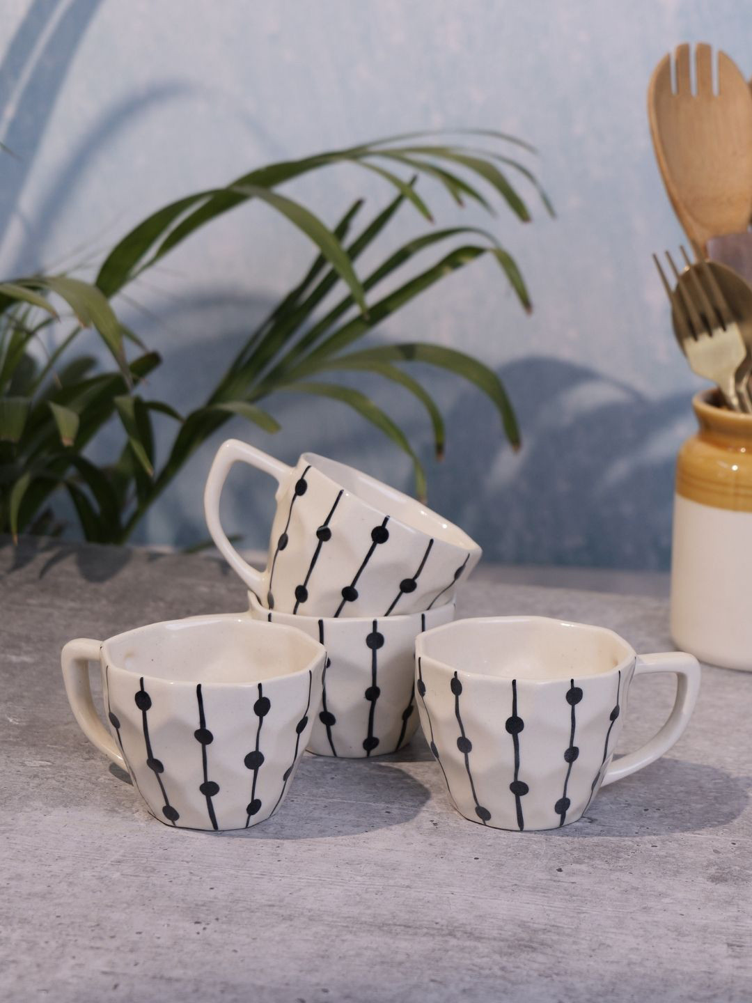 VarEesha Eeshan Name Personalised Off White Striped Ceramic Microwave Safe 4 Piece Mugs-250ml