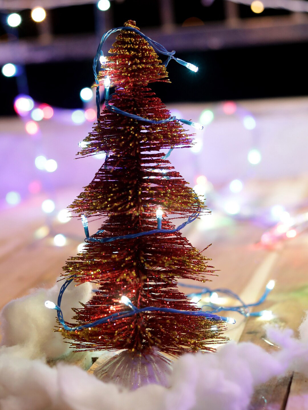 TAYHAA Christmas Tree Maroon Plastic Natural Living Room Small Showpiece - 4.7 Inches