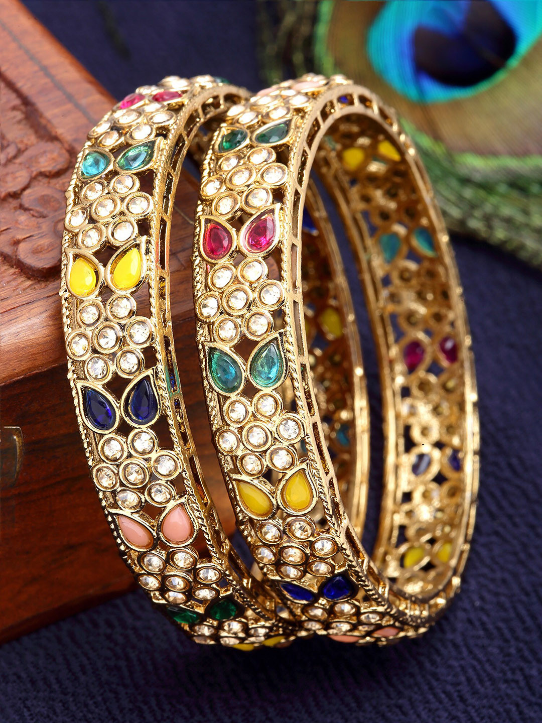 KARATCART Set of 2 Antique Gold-Plated Kundan Studded Bangles