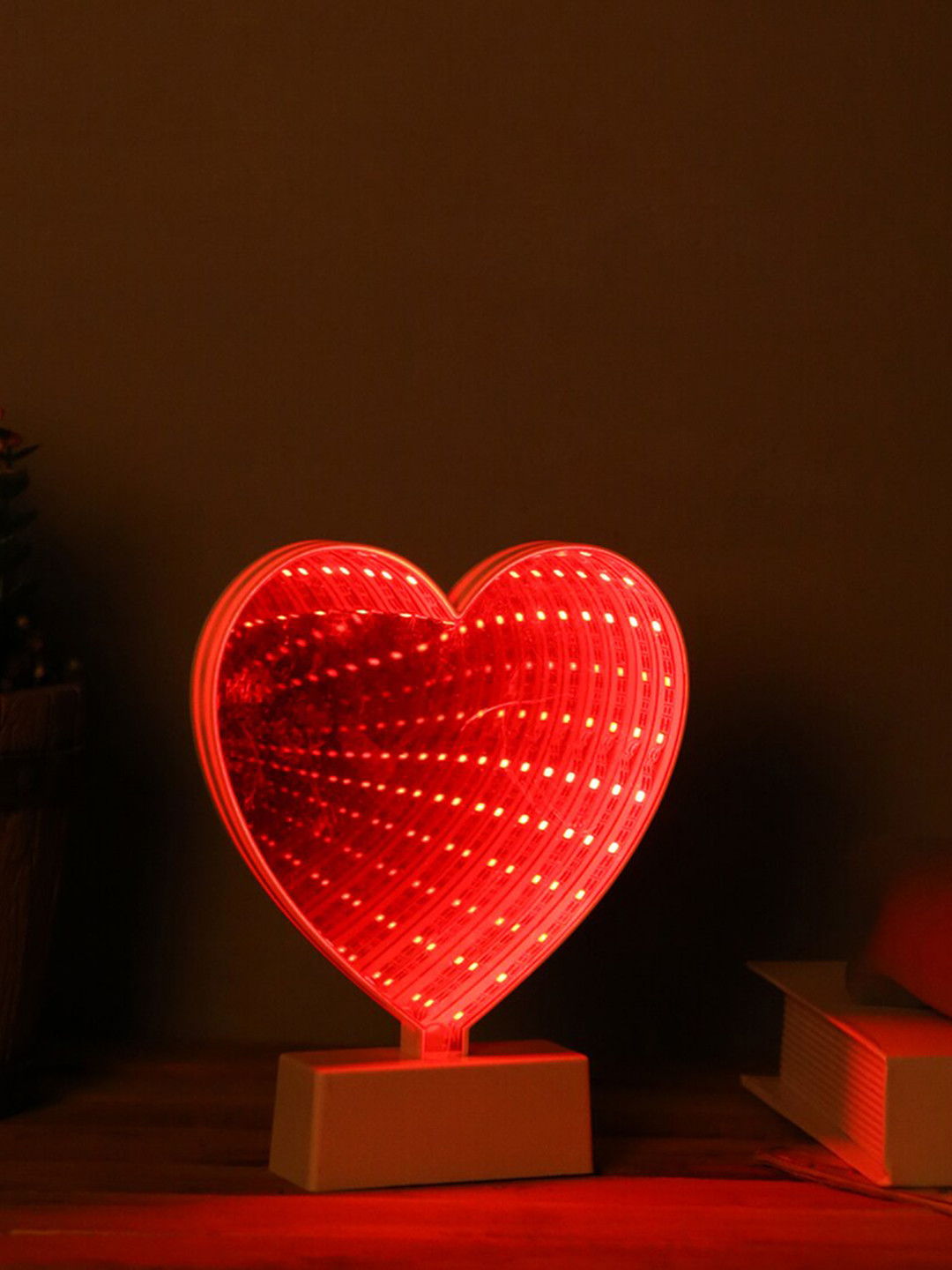 TAYHAA White Heart Shaped LED Light With Rose Tinted Mirror