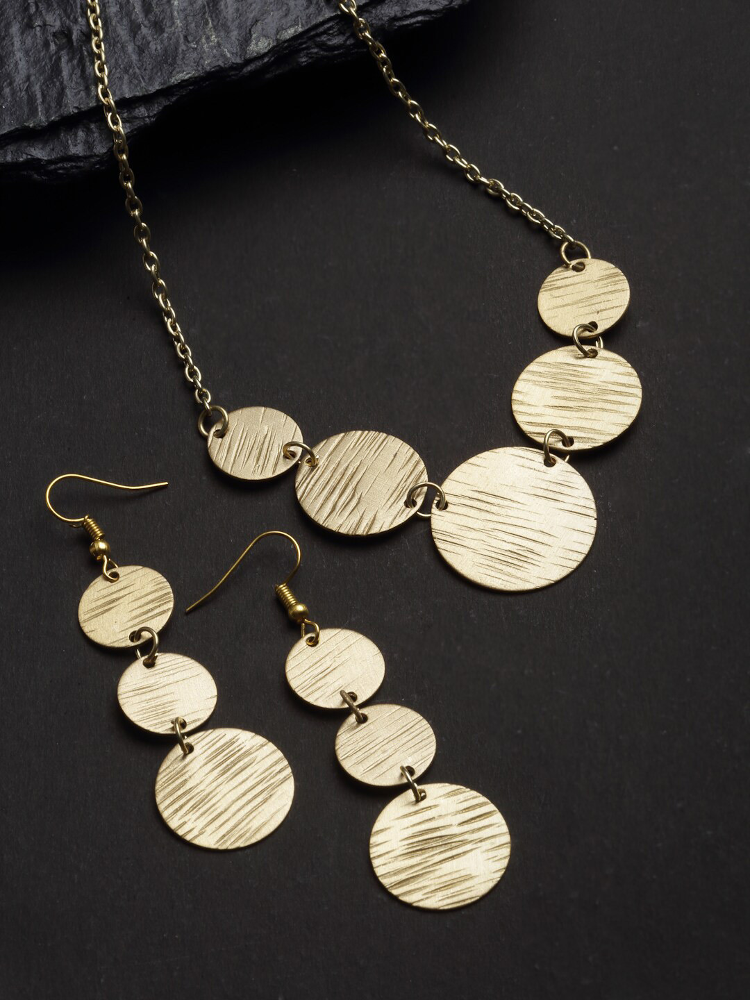 VOGUE PANASH  Circular Shaped Jewellery Set