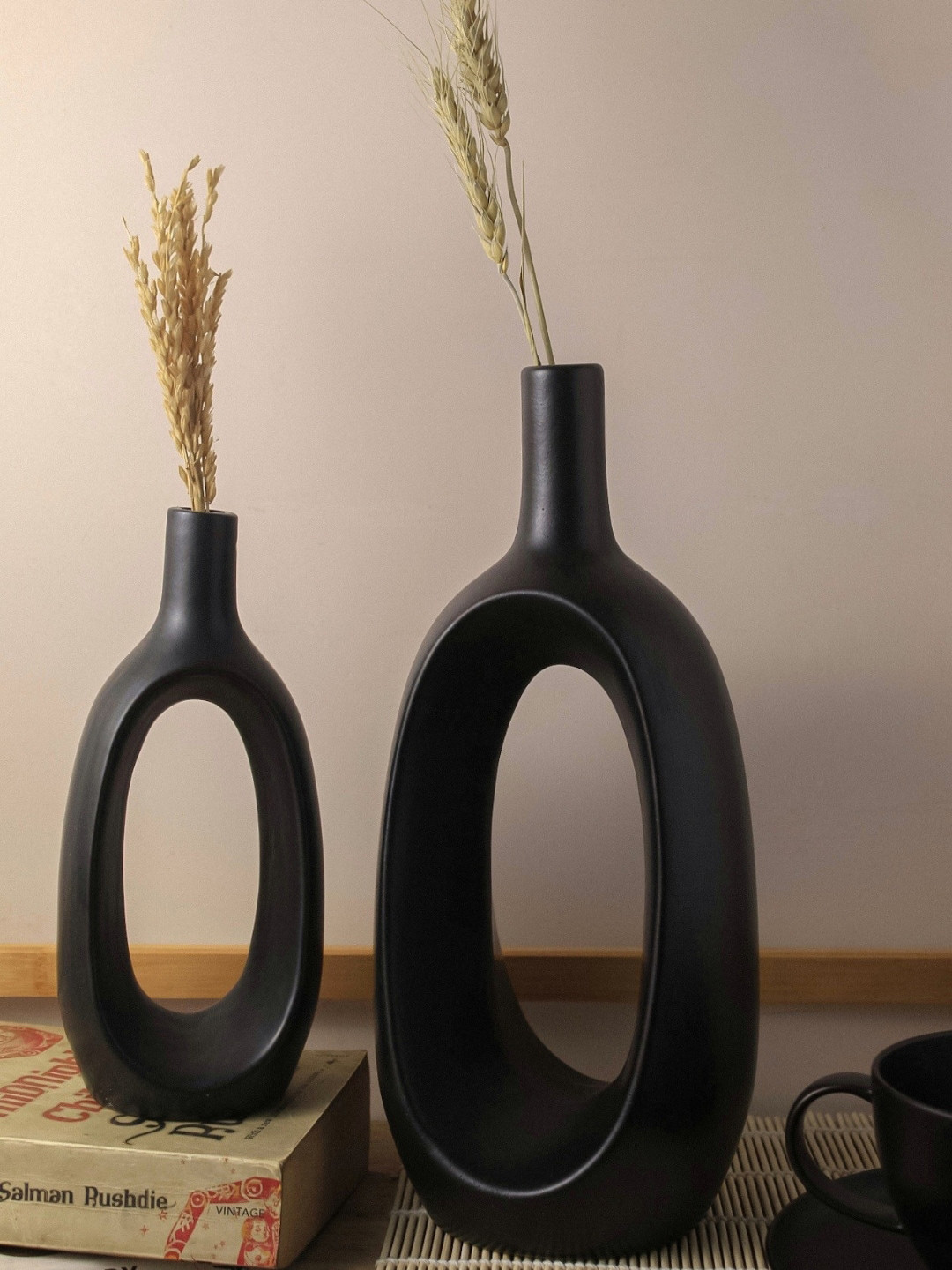 PUREZENTO Kieko Black 2-Pieces Hallow Ceramic Vase