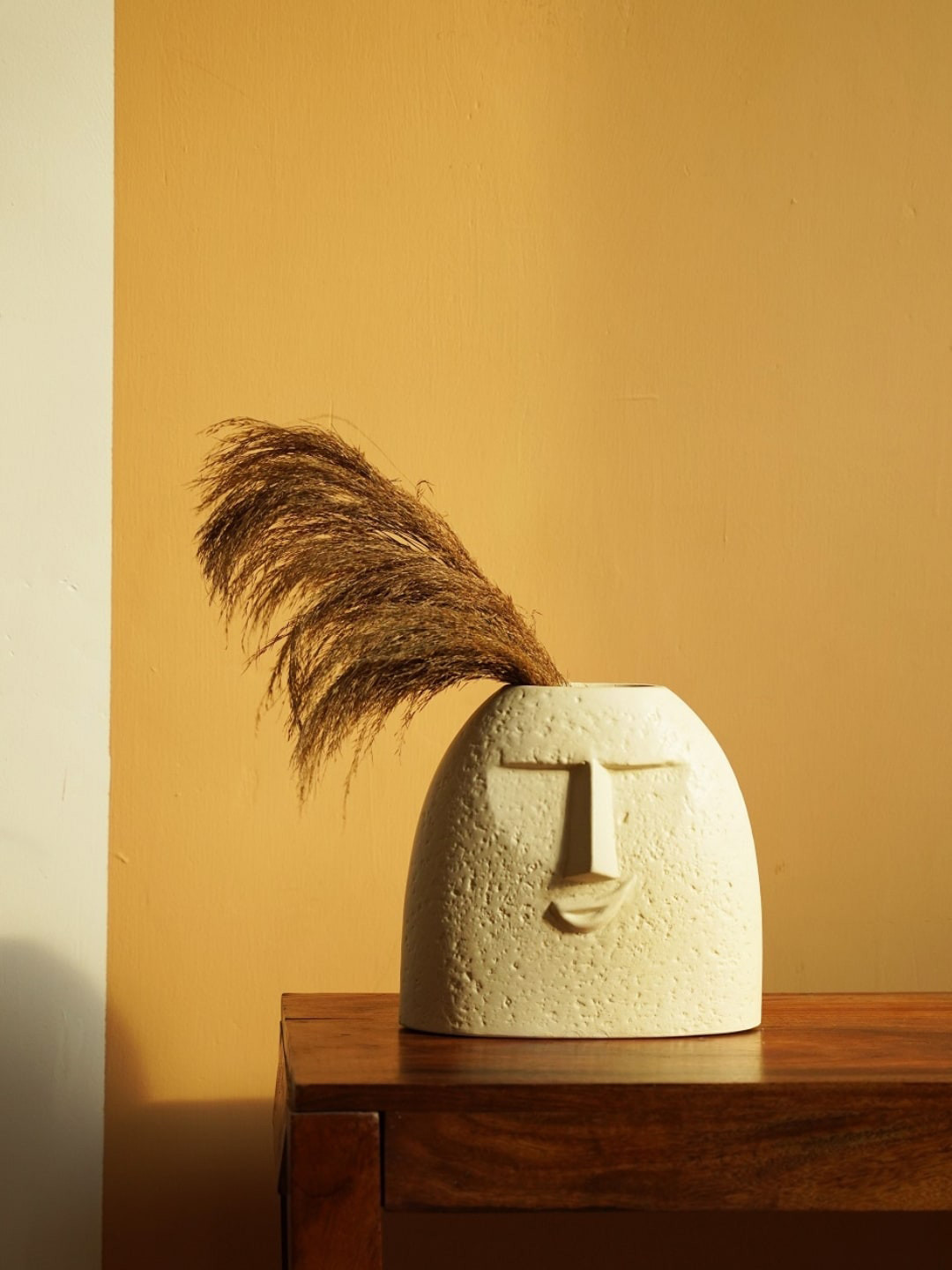 PUREZENTO Beige Cheerful Face Shaped Ceramic Flower Vase