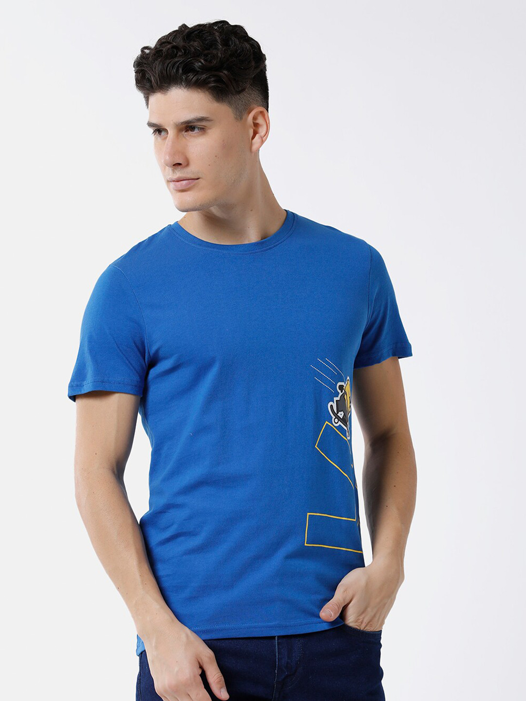 WROGN Men Minion Printed Slim Fit Cotton T-shirt