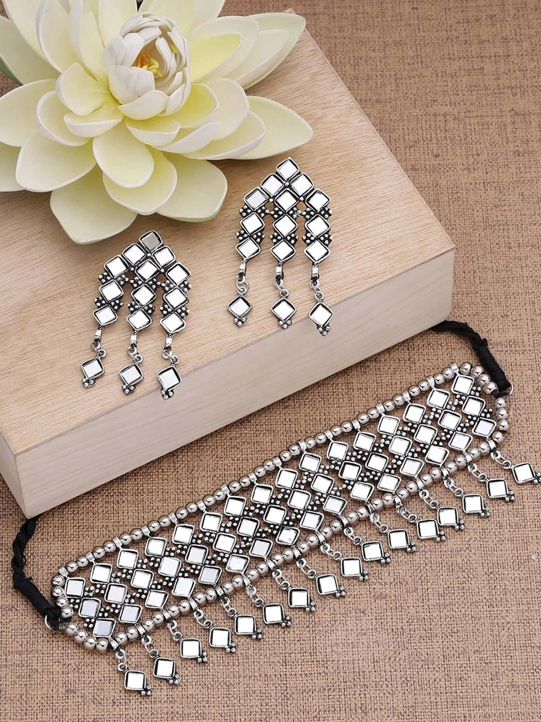 VAGHBHATT Silver-Plated Mirror Kundan-Studded  Oxidised Jewellery Set