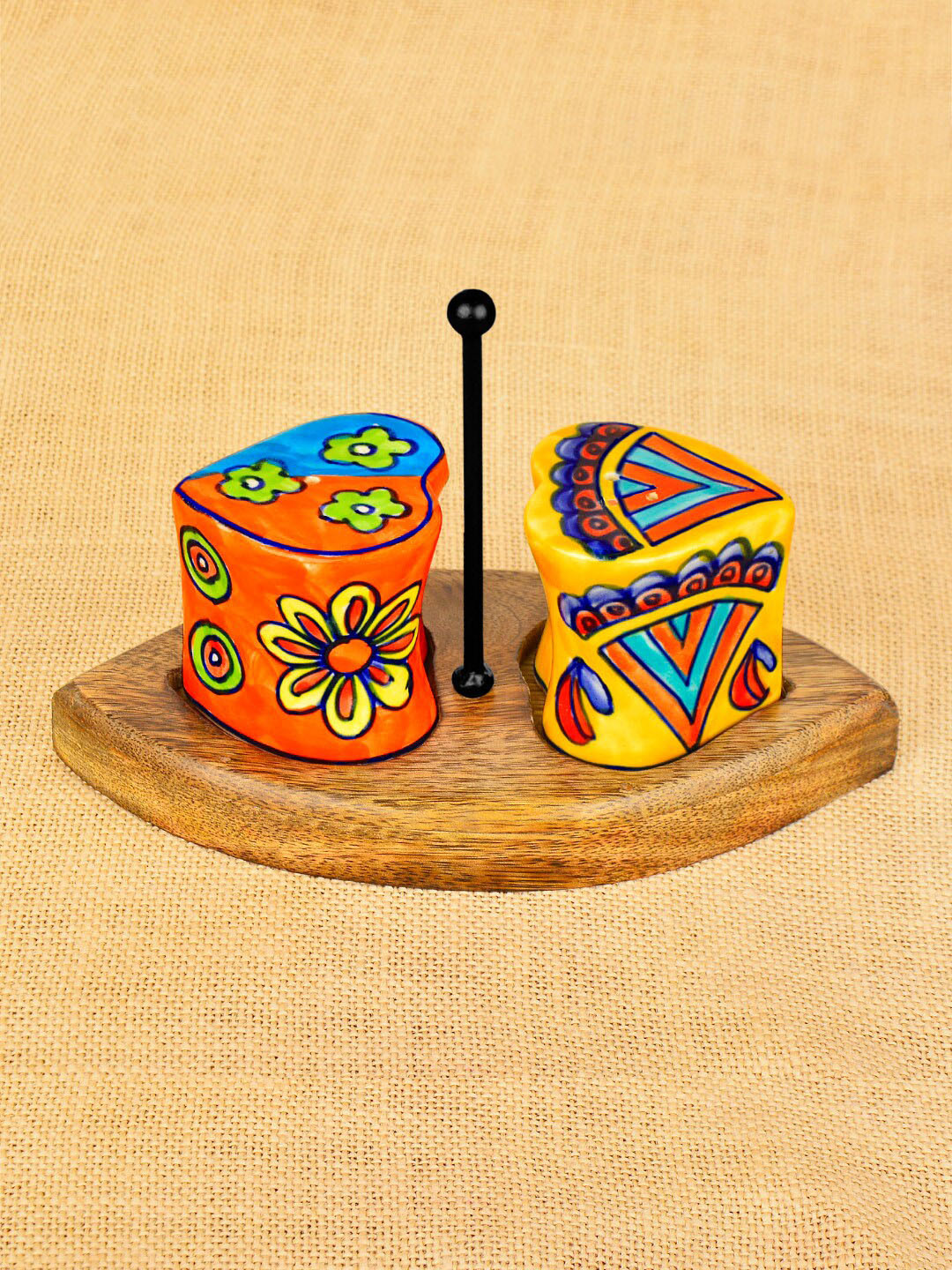 StyleMyWay 2 Pcs Orange & Yellow Printed Ceramic Salt & Pepper Dispenser With Tray
