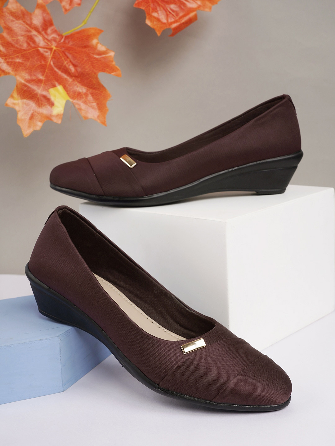 Get Glamr Textured Round Toe Comfort Heels Pumps