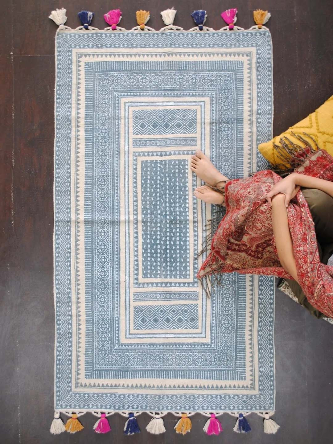 Art Avenue Blue & White Ethnic Motifs Printed Cotton Carpet