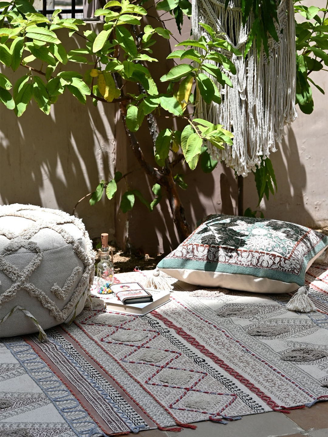 Art Avenue Grey & White Traditional Cotton Carpet