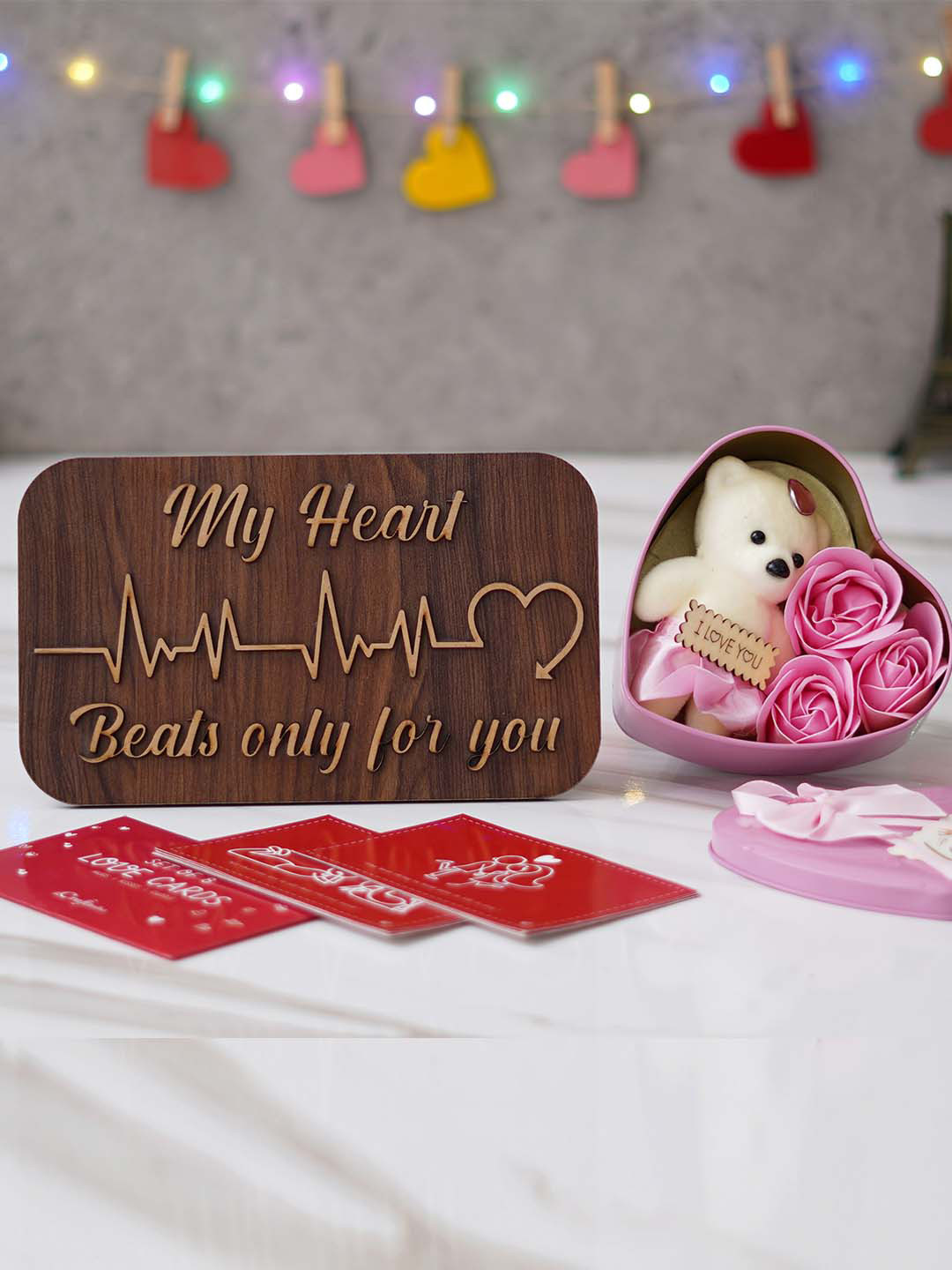 eCraftIndia 14 Pieces Red & Pink Love Gift Cards Showpiece With Heart Shaped Gift Box