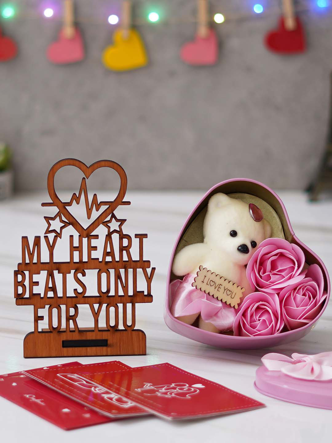 eCraftIndia 8 Love Cards My Heart Beats for You Showpiece Heart Box Set
