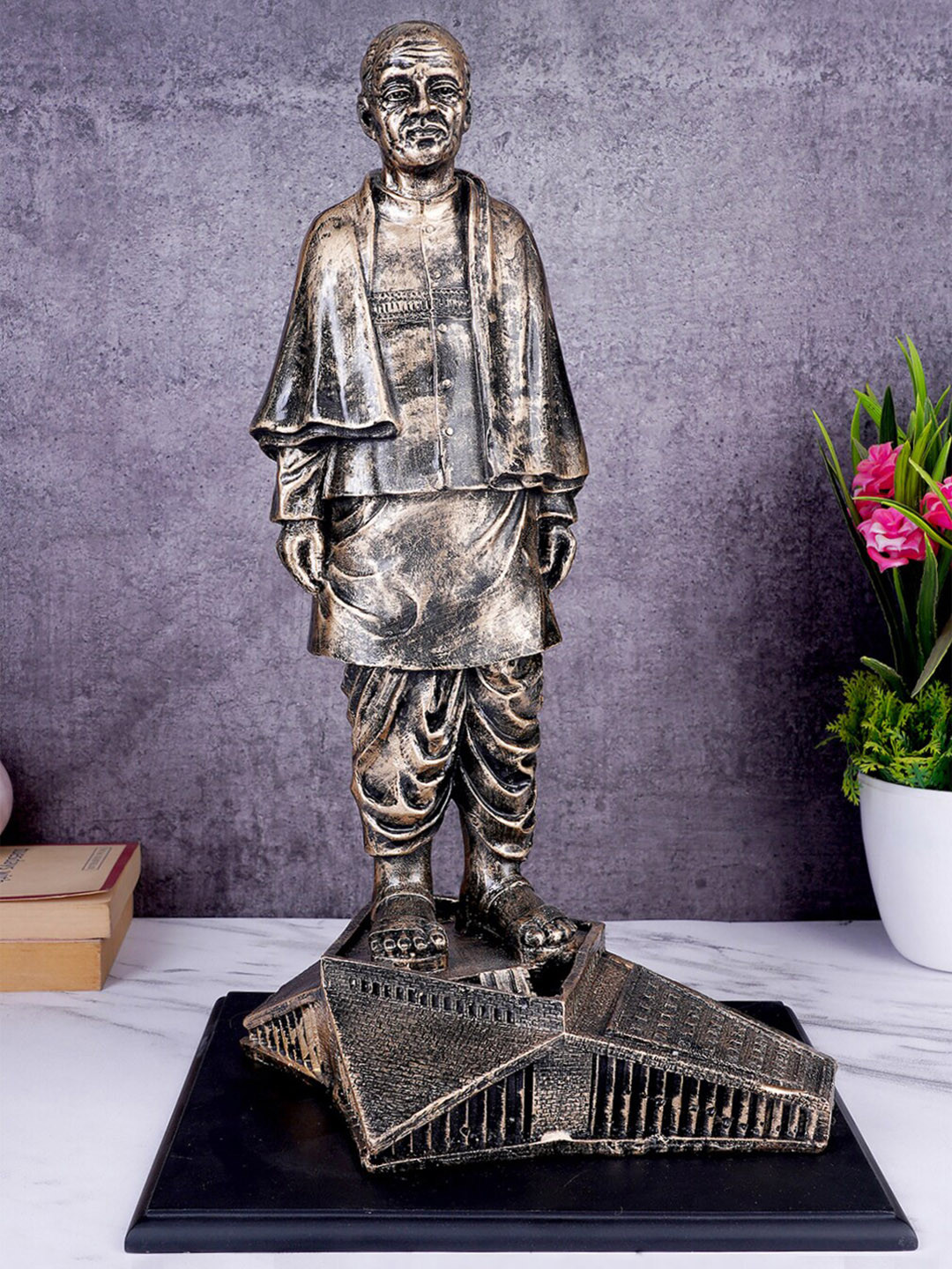 FASHIYANOO Sardarvallabh Bhai Patel Black Polyresin Glossy Living Room Medium Showpiece - 14 Inches