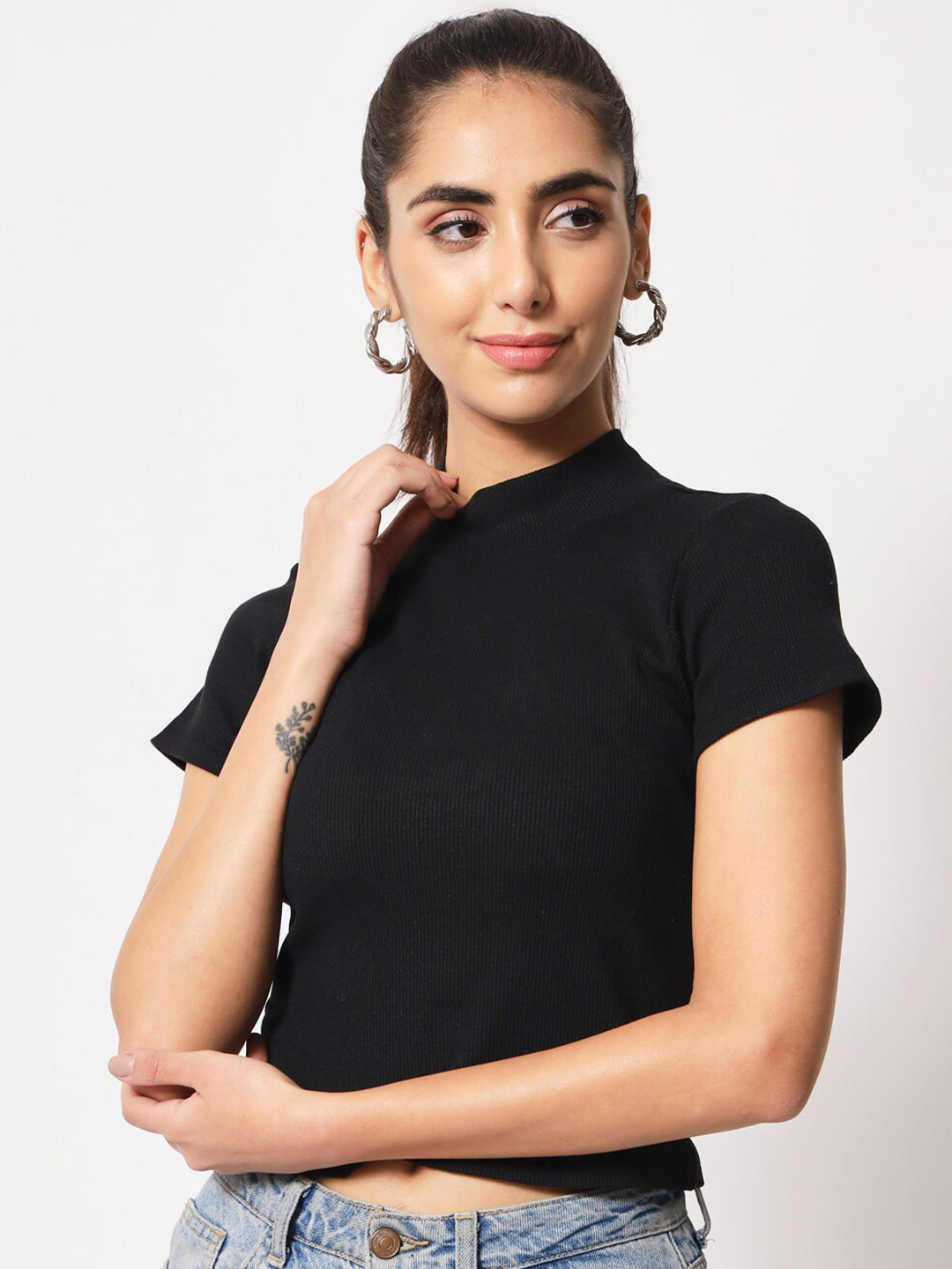 LE BOURGEOIS Regular High Neck Crop Top