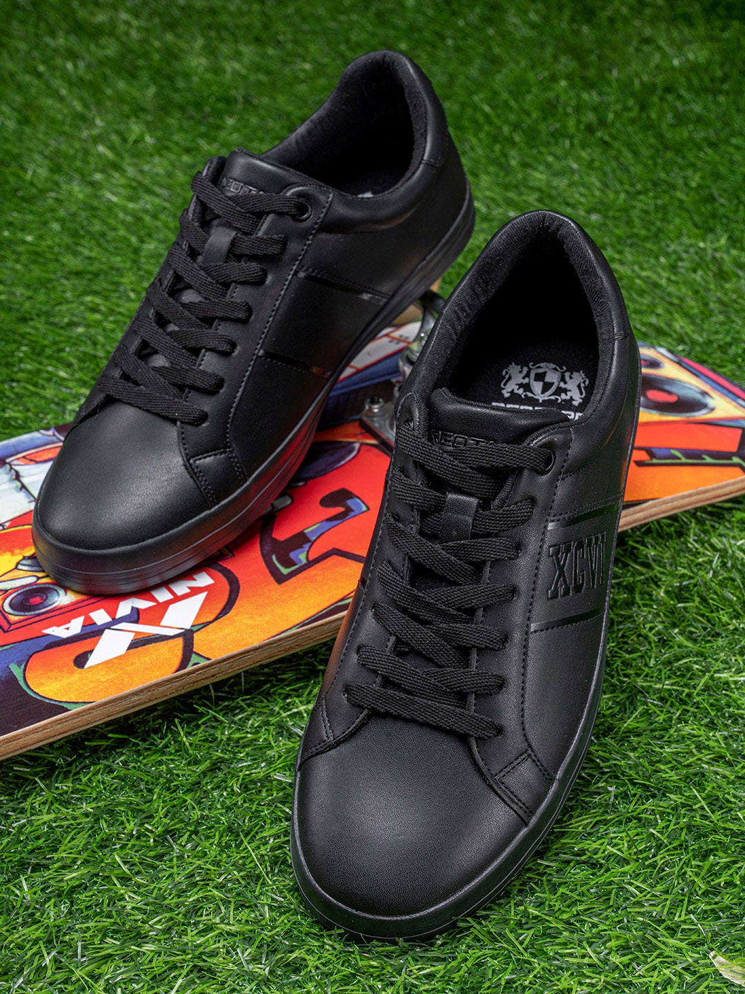 Red Tape Men Lace ups Basics Sneakers
