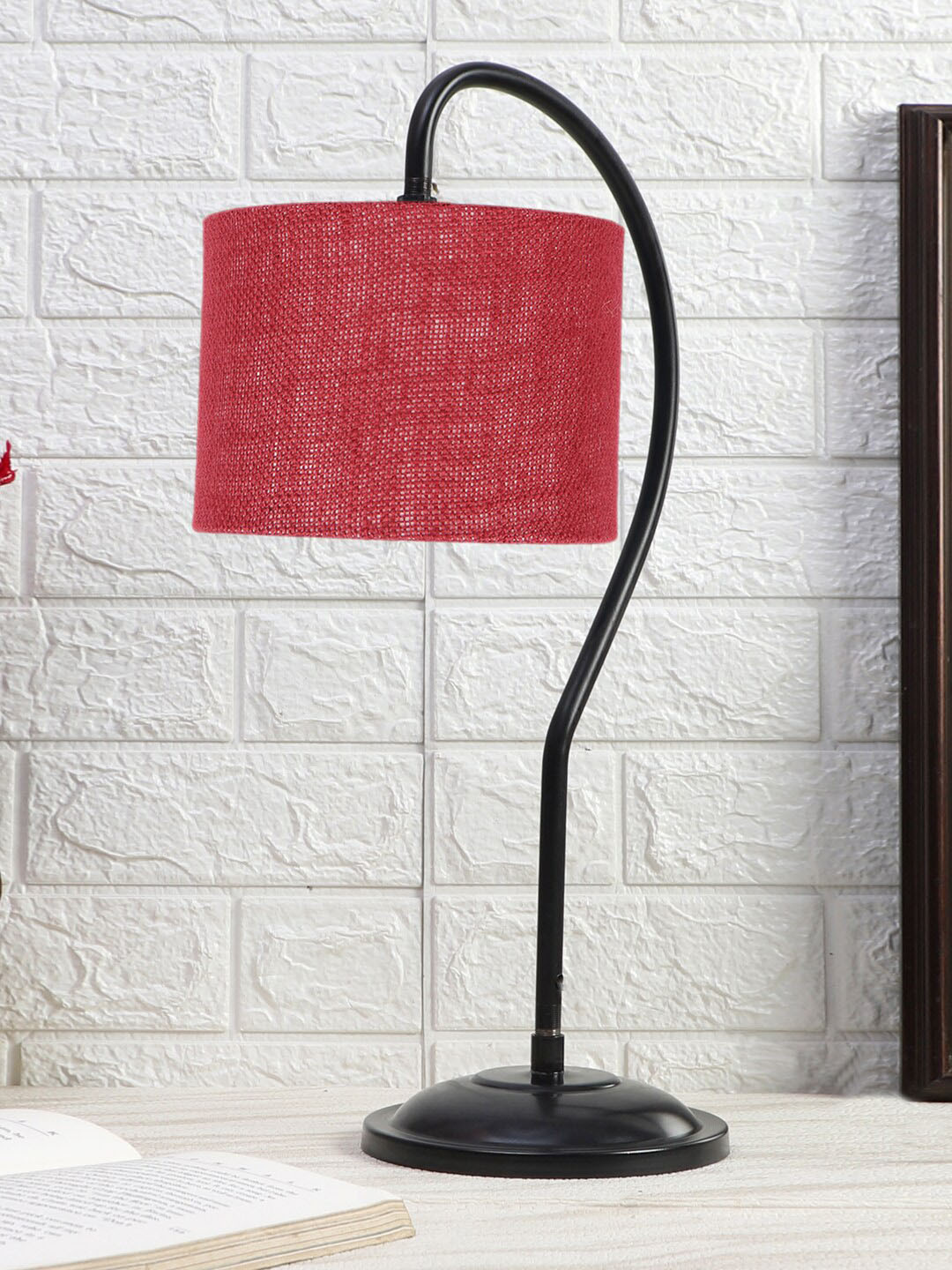 Devansh Maroon & Black Textured Jute Curvy Table Lamp With Iron Base